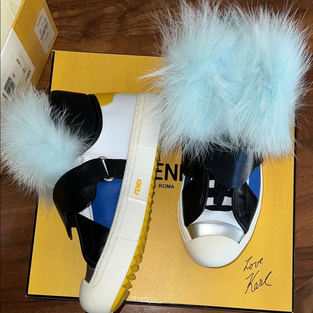 Fendi Black and Blue Ankle Boots with real Fox Fur Trim size 6.5 woman’s sizing